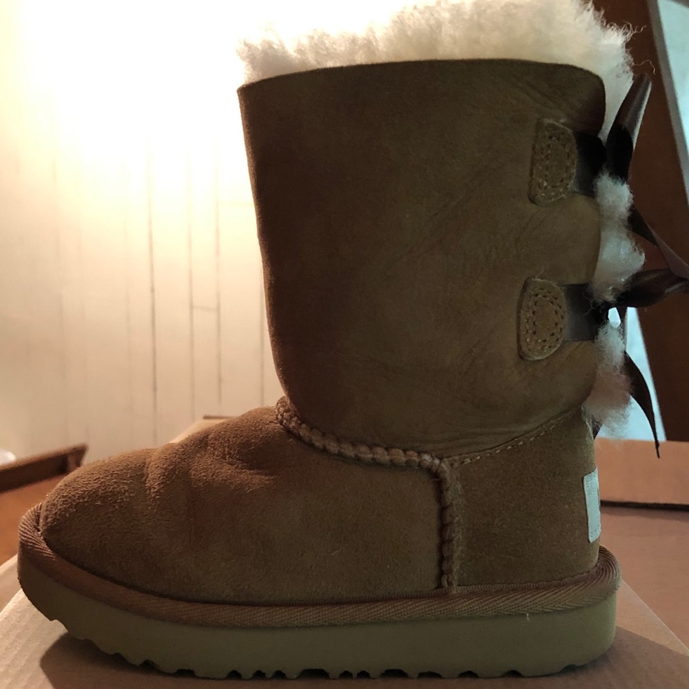 Toddler ugg boots bow style